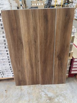 Lifeproof Butler Hickory 22 MIL x 8.7 in. W x 48 in. L Click Lock Waterproof Luxury Vinyl Plank Flooring (20.1 sq. ft./Case)