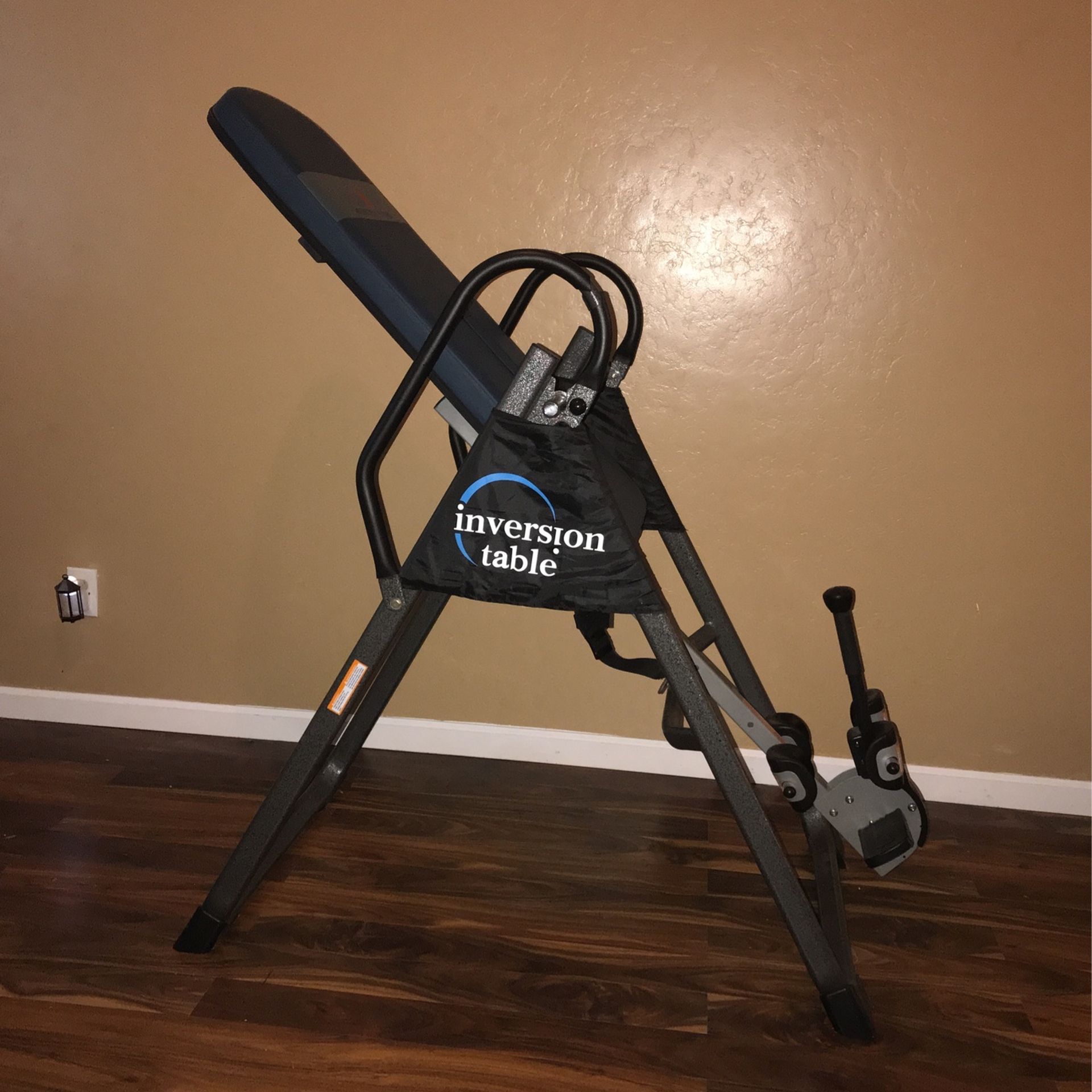 INVERSION TABLE “IRON MAN”  Lightly Used.