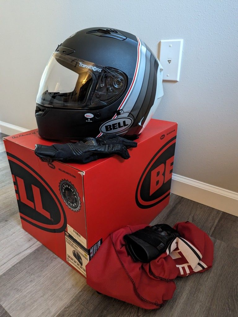 Size SM Bell Helmet & Size SM Gloves