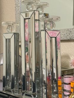 $25 Set of 4 very nice and Elegant candleholders