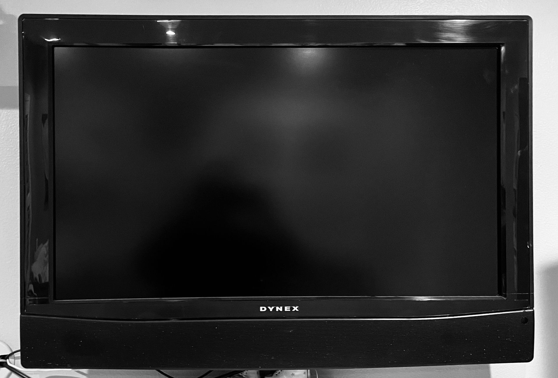 Dynex 32” LCD Tv