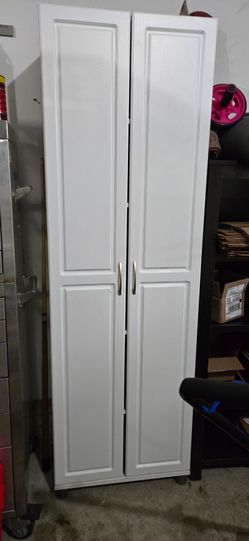 White cabinet