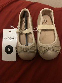 Brandnew toddler shoes size 5