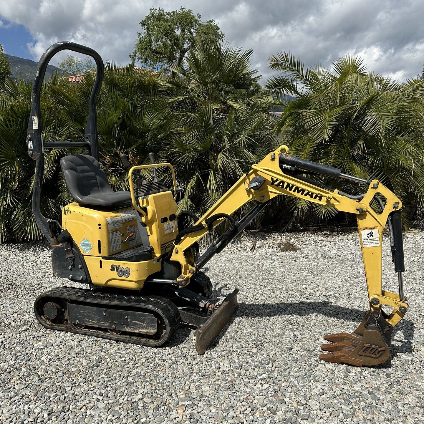 Yanmar Sv08 Mini Excavator DIESEL 