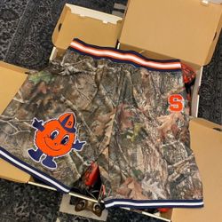 Supreme Mitchell & Ness  Size L 