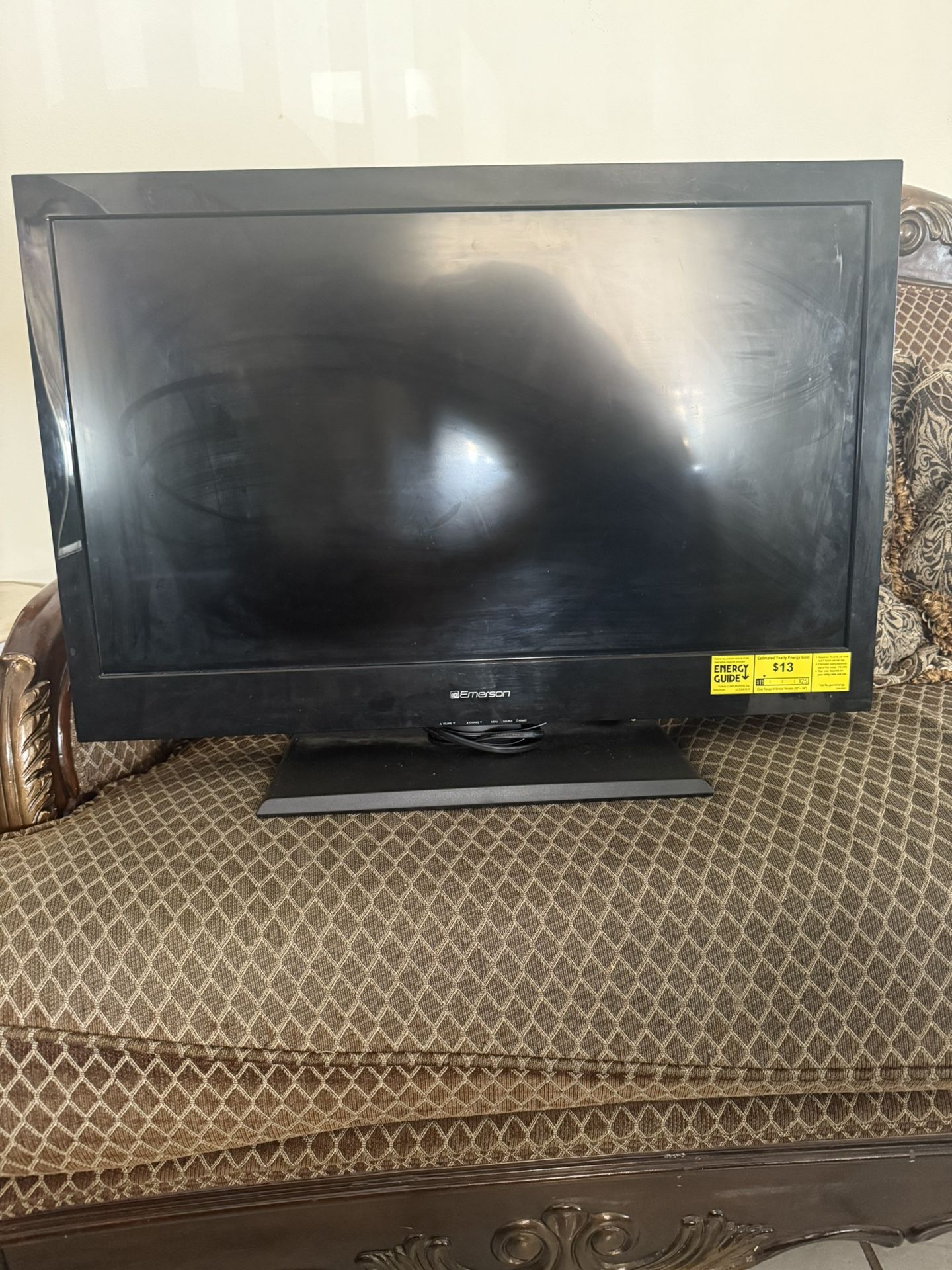 35 Inch Emerson TV With 2 HDMI Ports