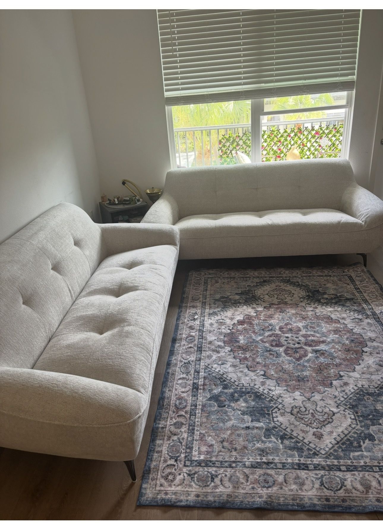 Beautiful 2-piece sofa set in excellent condition. Purchased less than one year ago from City Furniture. ✔️ Very gently used ✔️ No stains, no damage