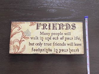 ‘Friends’ wooden sign