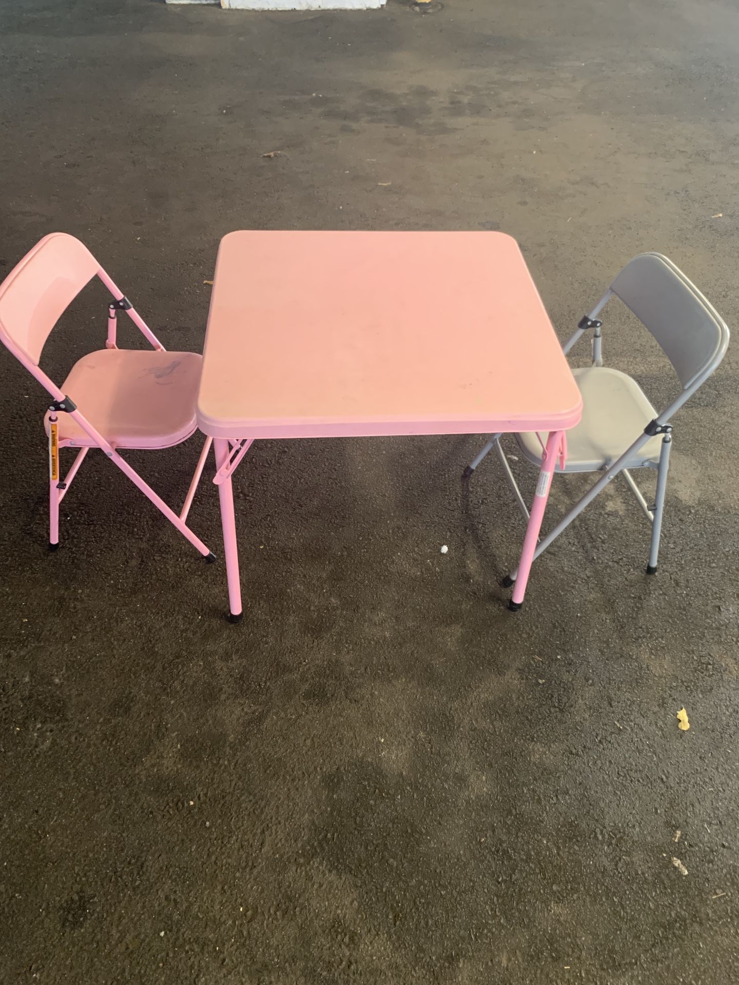 Kids Table With 2 Chairs