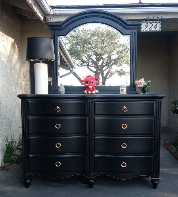 Large 8 Drawer Solid Wood Dresser With Mirror - Black With Gold 