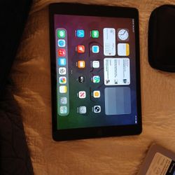 Apple Ipad 8th Generation 32GB 10.2 Inch Screen 