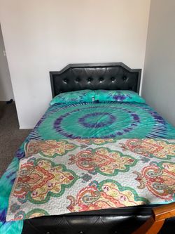 Twin size bed and mattress
