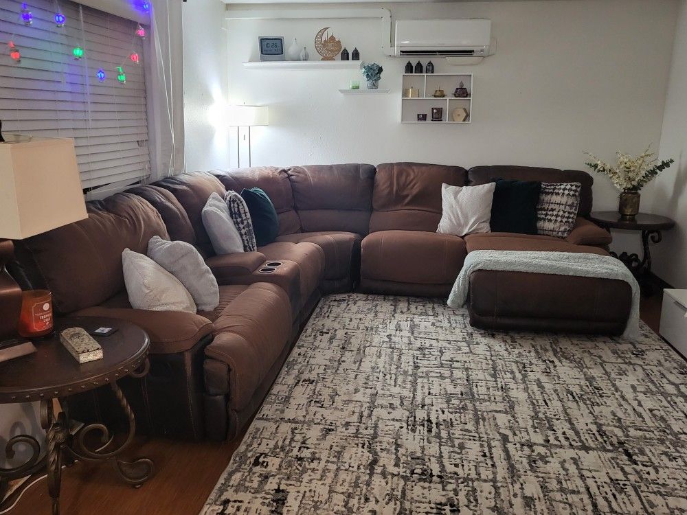 6 Peices Sectional Sofa 