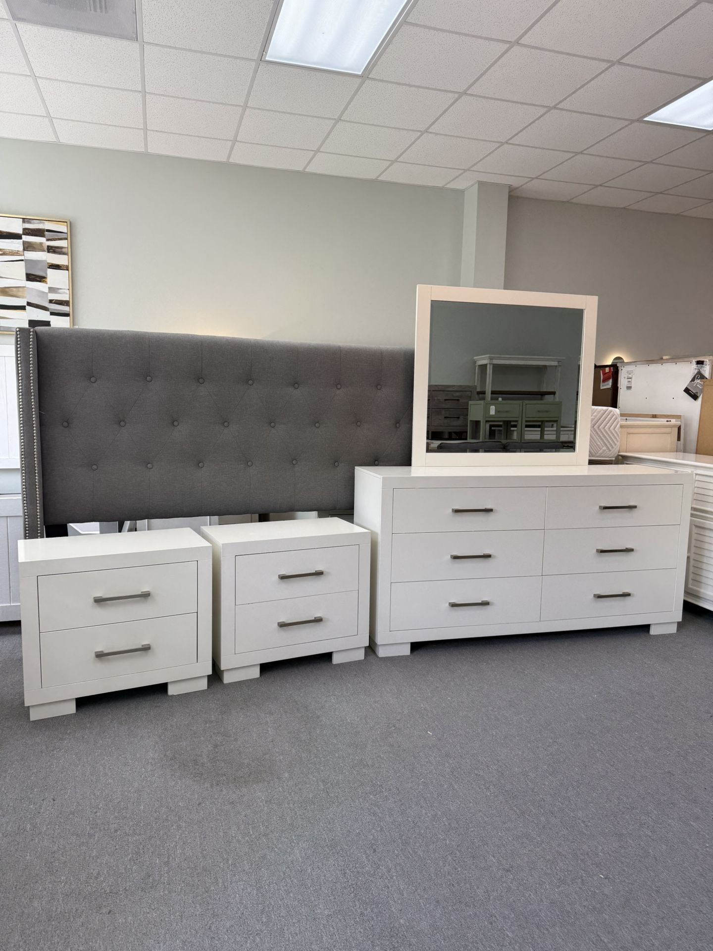 King bedroom set (FREE 24H DELIVERY AND SETUP)