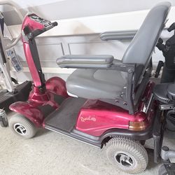 4 WHEEL ELECTRIC  SCOOTER  GREAT FOR LONG RIDES