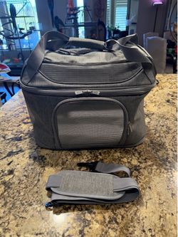 Small Dog or Cat Carrier **NEVER USED**