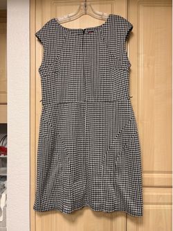 Houndstooth knee length dress size XL/XXL