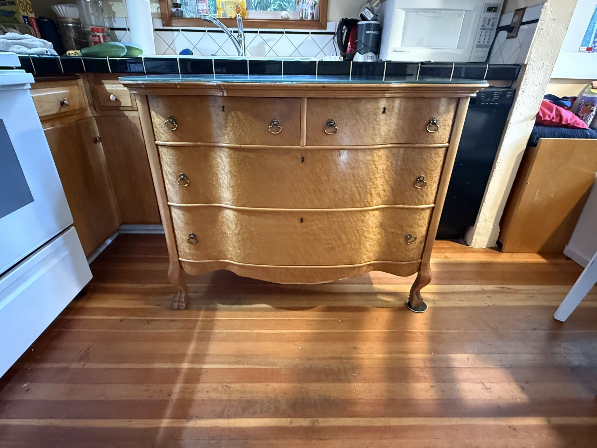 Four-Door Dresser With Glass Mirror Top