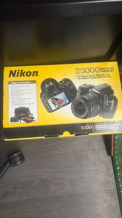 Nikon D3000 Digital camera kit like new