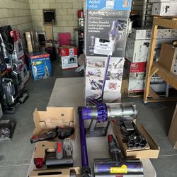 Dyson V10 Animal+ Cordless Stick Vacuum — Works Great, Ready to Go