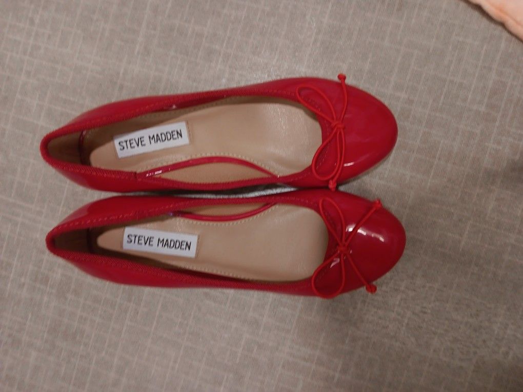 Women's Vixen Red Size 5 Patten Leather Steve Madden Ballet Shoes