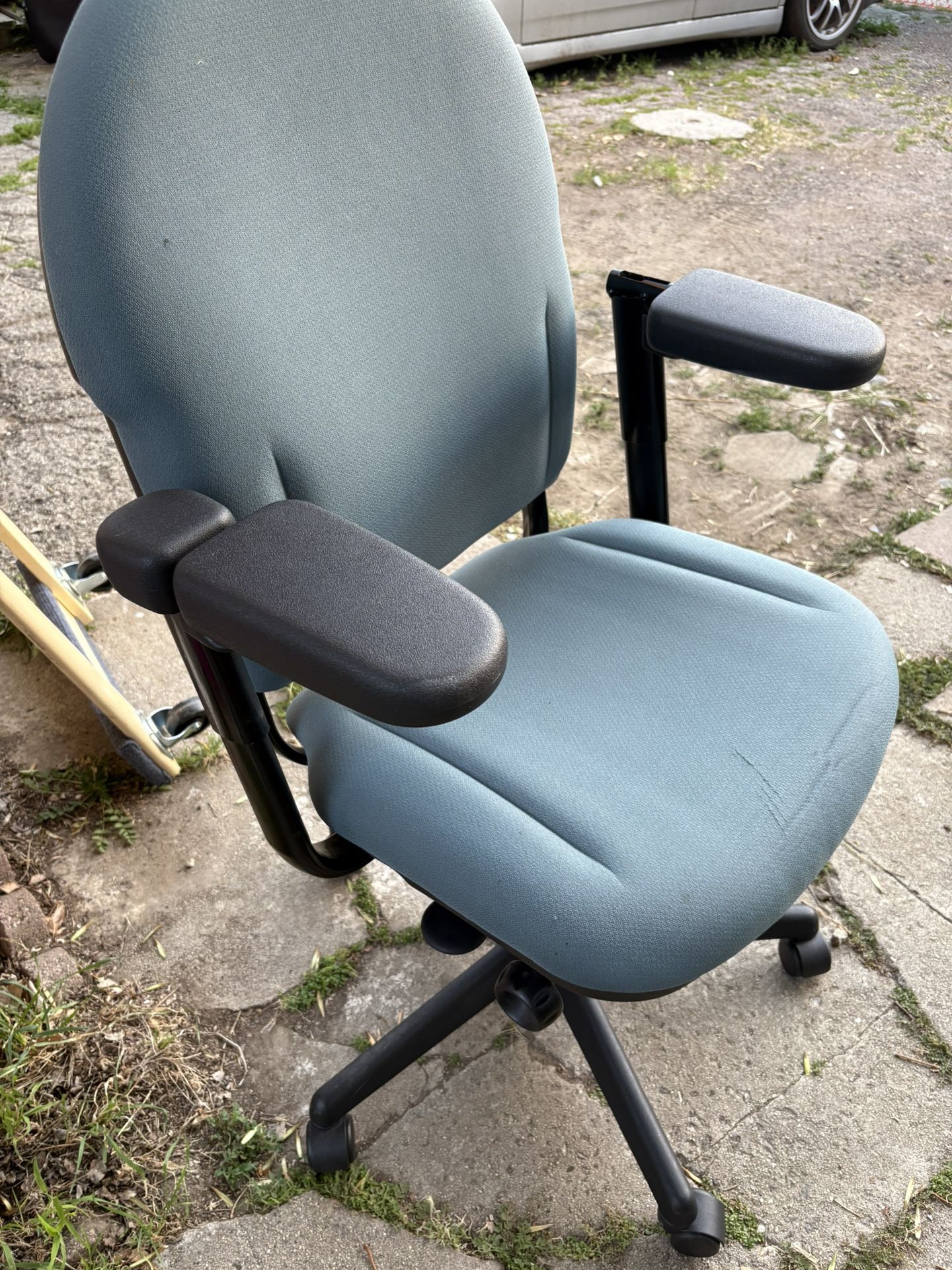 Office Chair With Arm Rest Adjustable No Rips No Stains 