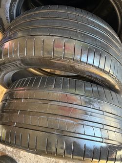 275/40R20 2 used tires pirelli Pzero Runflat