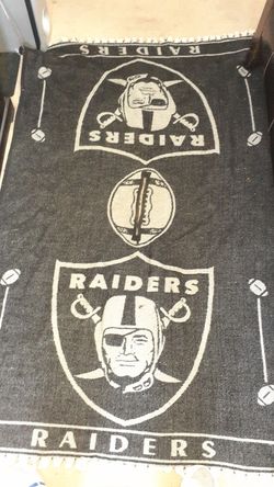 Raiders pancho