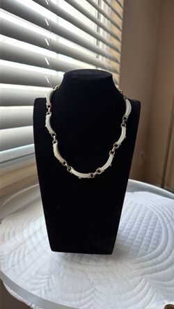 White and Gold Link Chain Necklace