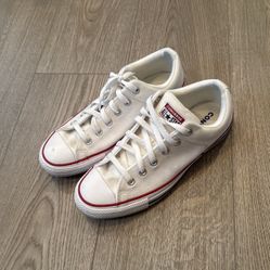 Men’s 7.5 Converse 