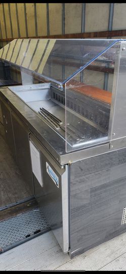 Avantco Stainless Steel Refrigerated Salad Bar
