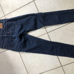 Women Levi’s 311 shaping skinny