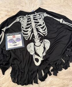 Women’s skeleton poncho costume
