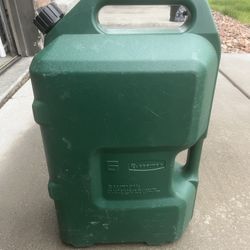 Rubbermaid 6 Gallon Water Container 
