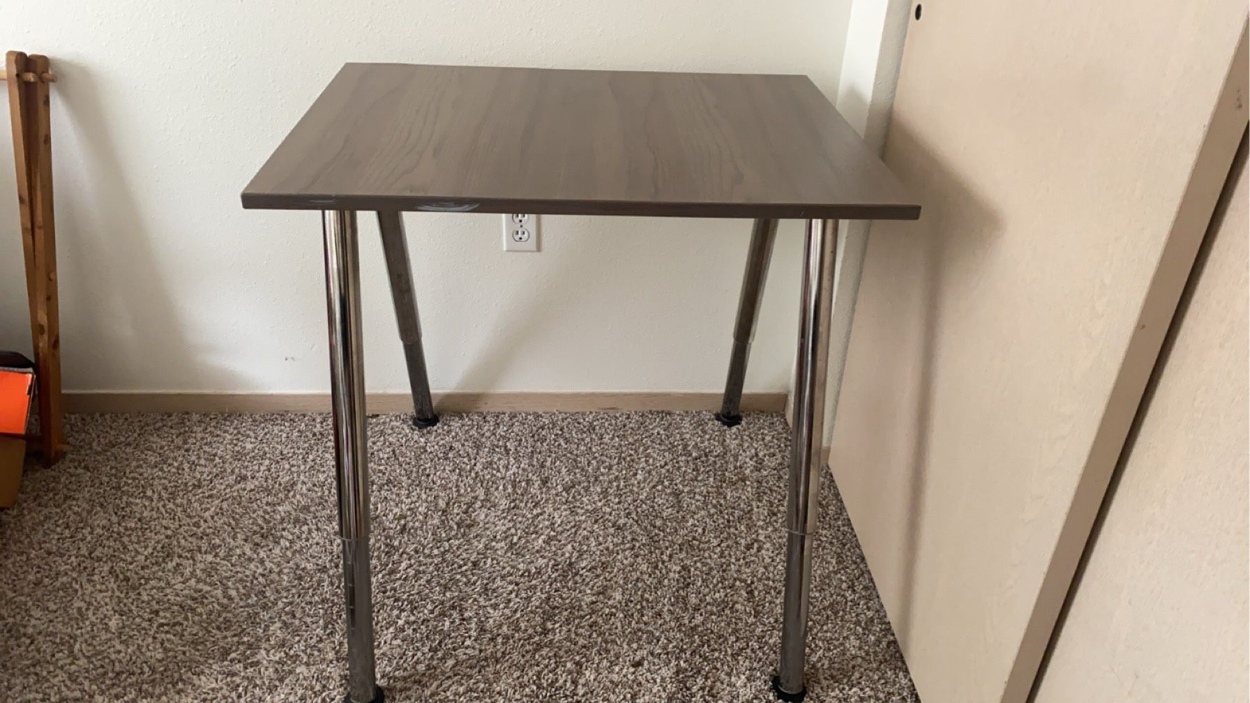 adjustable table