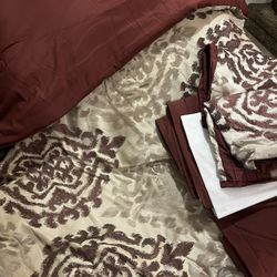 Queen Comforter Set