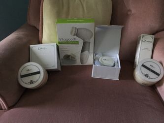 L’Aveu Beauty Cosmetics & Vitagoods Enhanced Cleansing & Exfoliating Brush