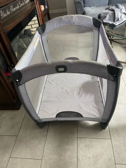 Graco play pen