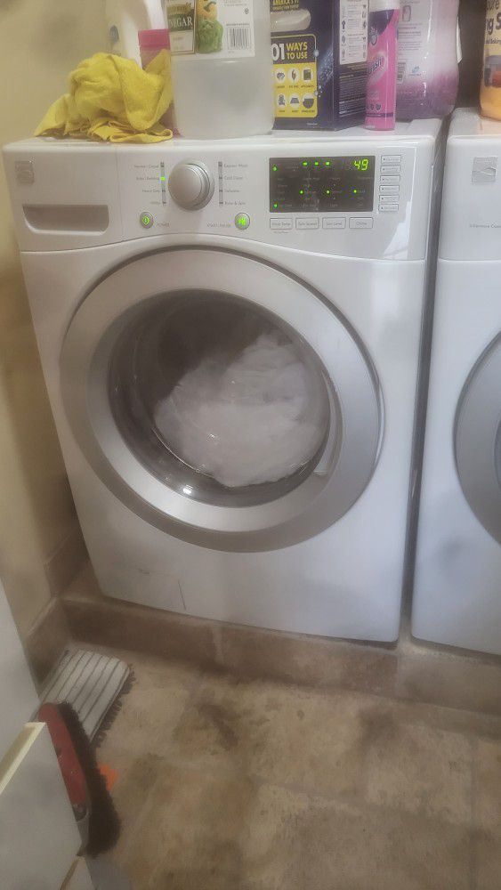 Washer And Dryer.  Hardly Used. Like New  