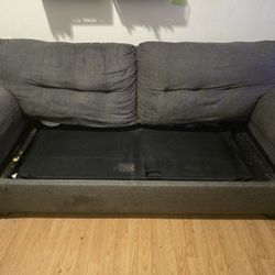 Pull Out sofa 