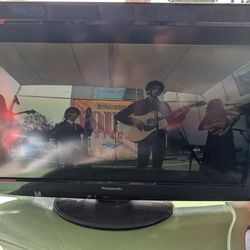 Panasonic TCL32X2 32"  LCD TV No Remote 