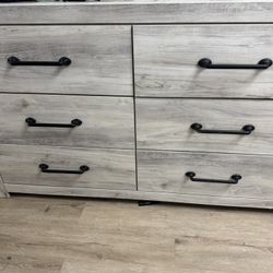 2 Piece Dresser Set 