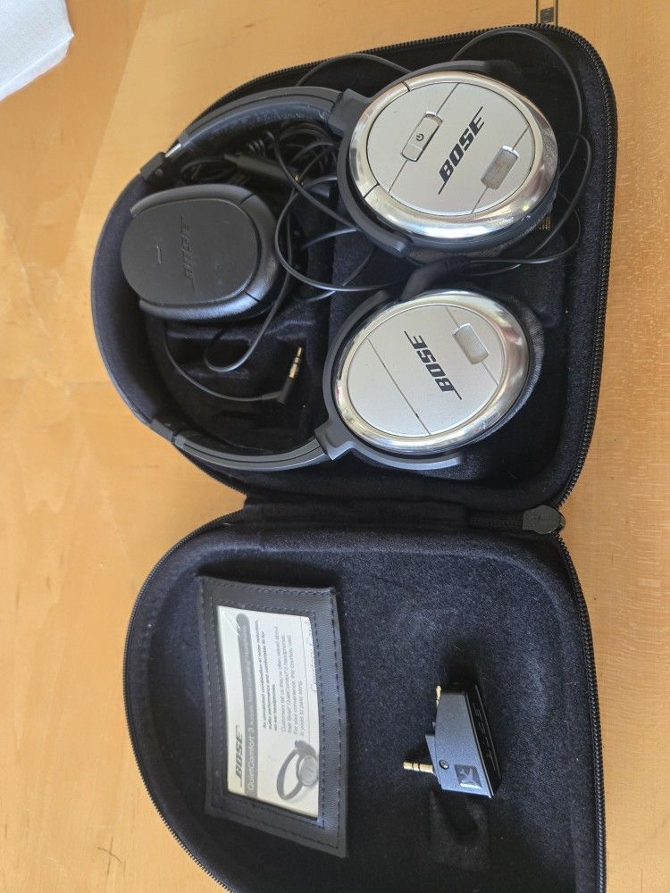 Bose Quiet Comfort 3 headphones