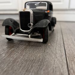 Diecast 1/18 scale Road Legends  1932 Ford 3 Window Coupe 