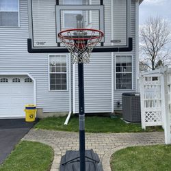 LIFETIME ADJUSTABLE PORTABLE BASKETBALL HOOP (50-INCH TEMPERED GLASS)