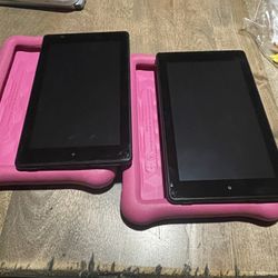 2 Amazon m8s26G Fire 7 tablet display 16 GB - Black With Kids Protective Cases And Stands