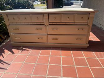 6-Drawer Dresser – Good Condition Ready for Use