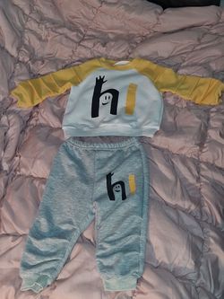 Sweats size 9to12 months