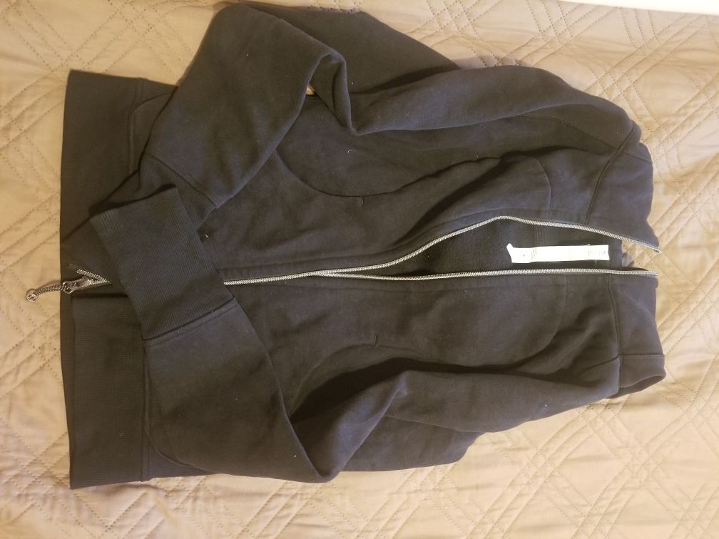 Lululemon sweat shirt