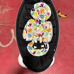 4Moms Mamaroo Bluetooth Baby Swing w/5 Unique Motions - Black - (contact info removed)